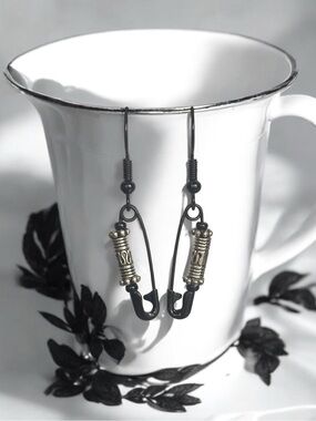 5 For $25💫Small Punk Black Safety Pin Earrings With Silver Accent Beads